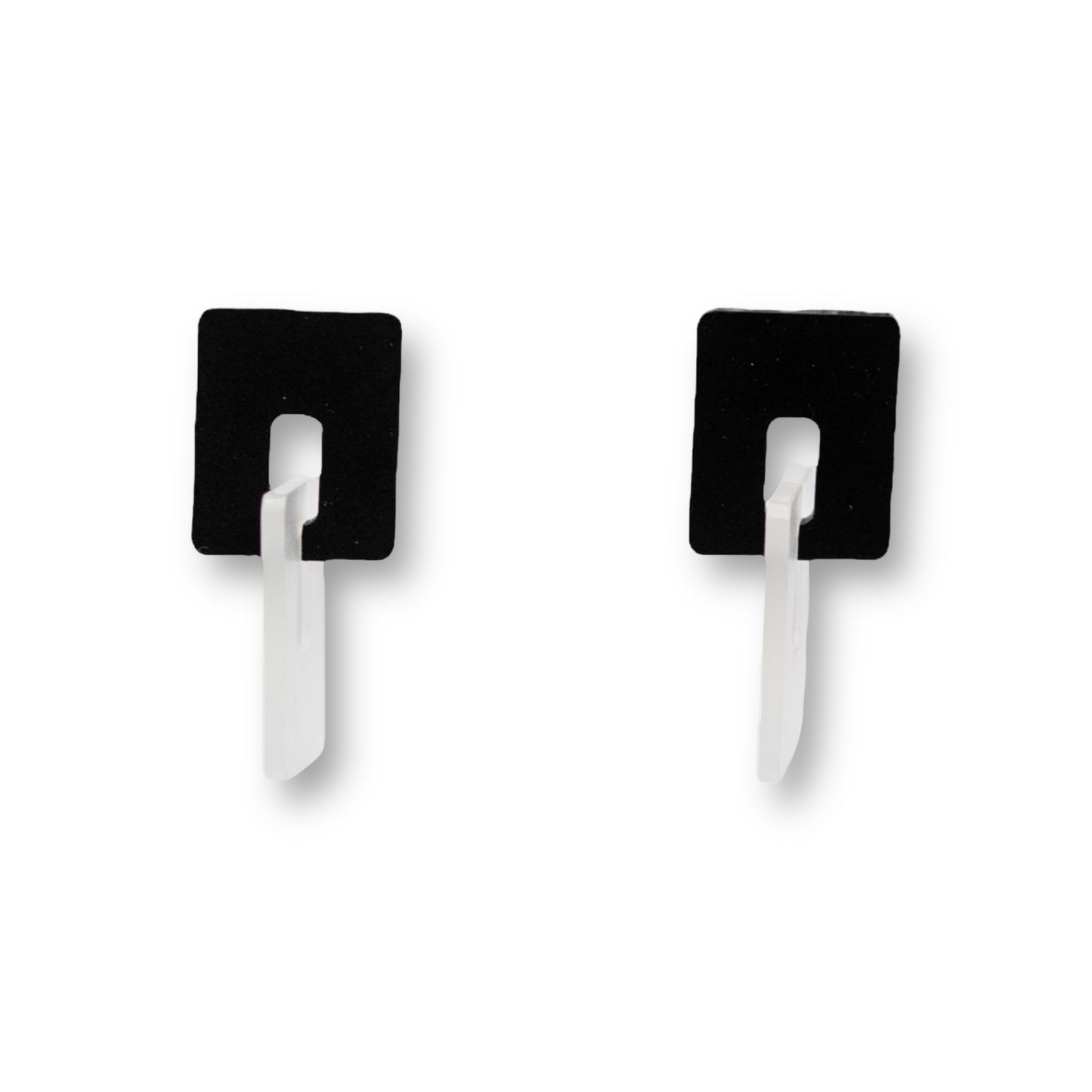 Linked Earrings Black and Frost
