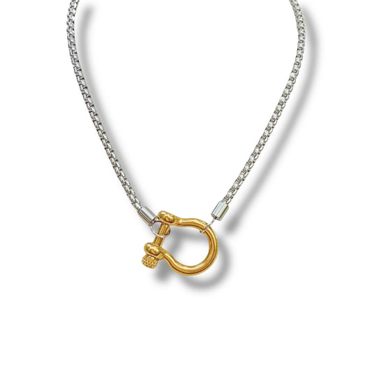 Ari Necklace
